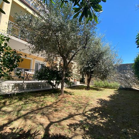 Apartments Topic & Krk Central Location Krk Town Bagian luar foto