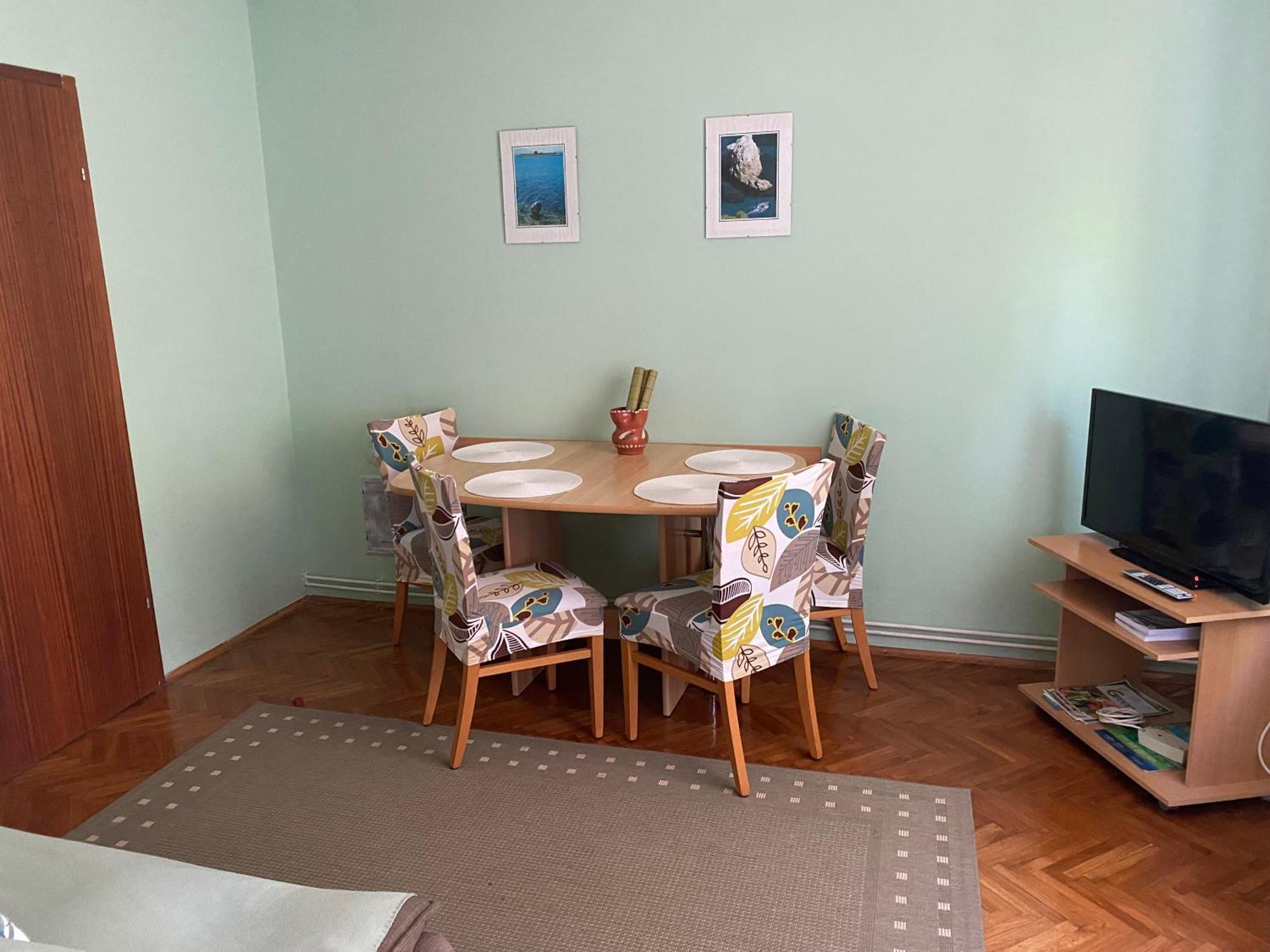 Apartments Topic & Krk Central Location Krk Town Bagian luar foto