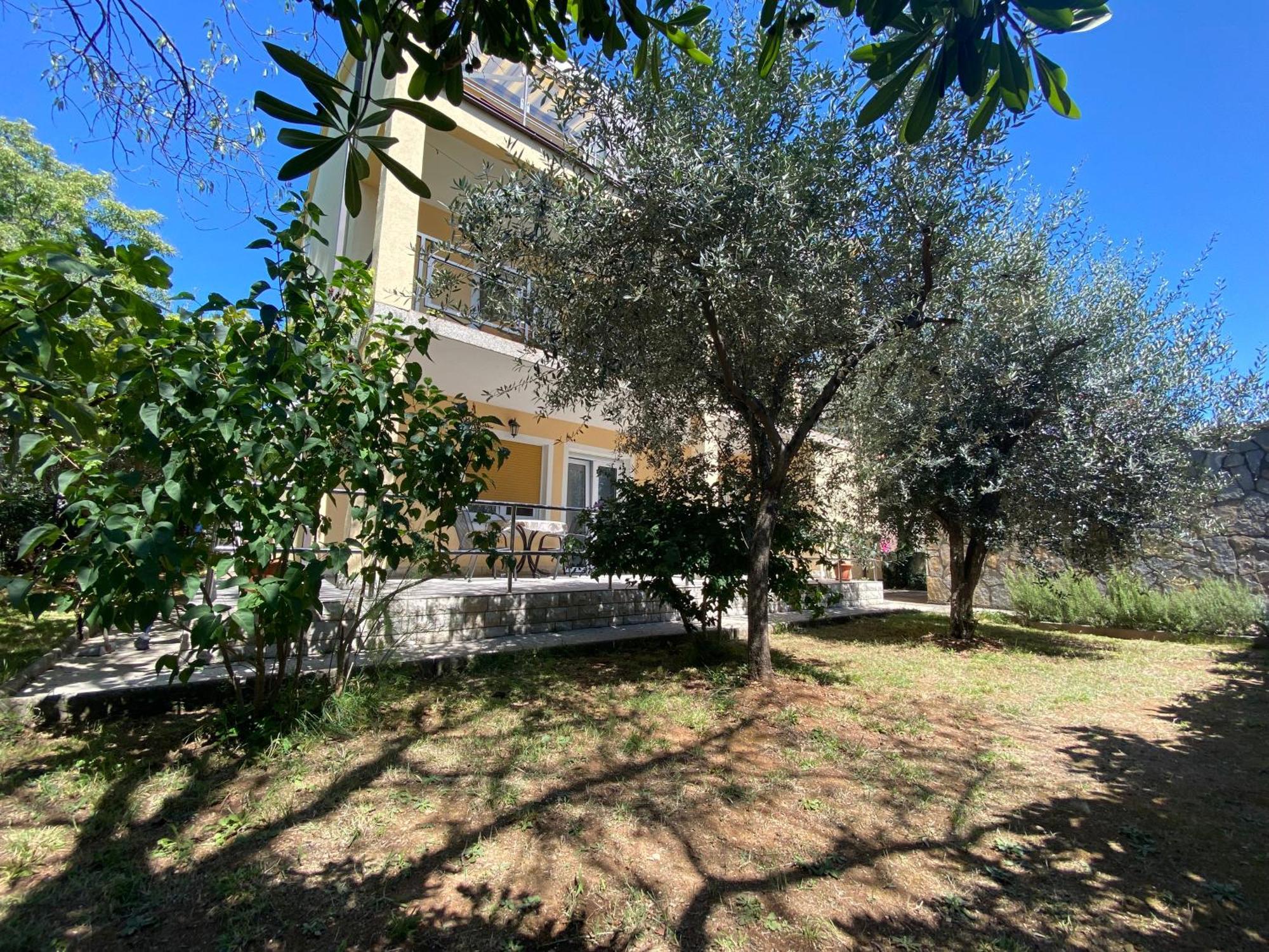 Apartments Topic & Krk Central Location Krk Town Bagian luar foto