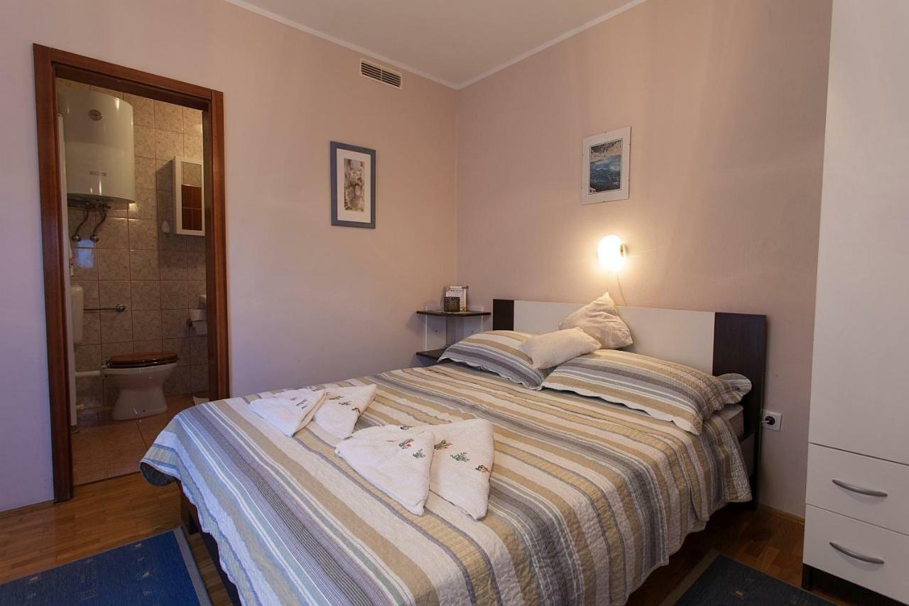 Apartments Topic & Krk Central Location Krk Town Bagian luar foto